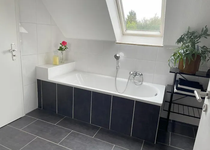 Moderne In - Zentrale Lage & Wohlfuehlkomfort Lejlighed